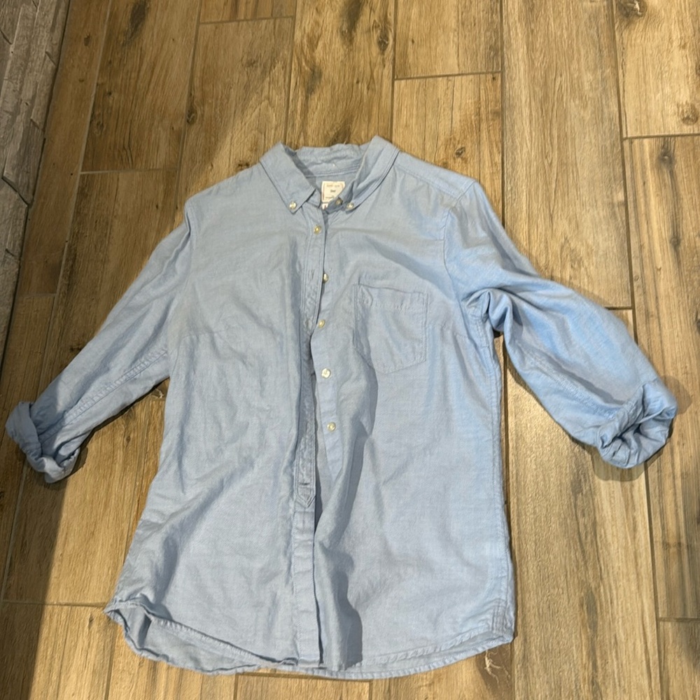 Gap The Shrunken Boyfriend Button Down Size M NWOT